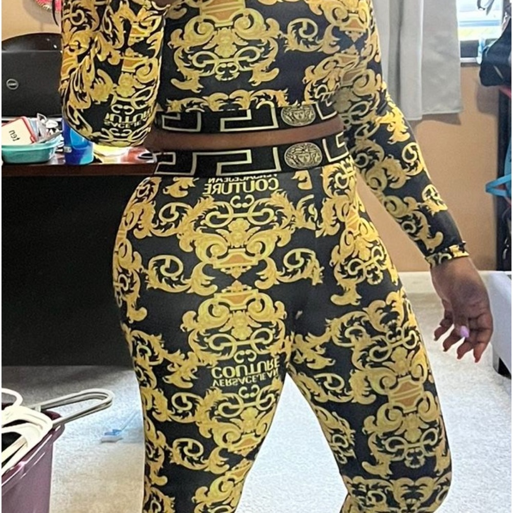 Model wearing large 1 medium available leggings set new